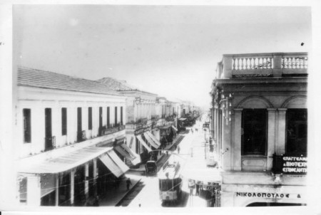 Οδός Αριστομένους με τραμ από τη συμβολή της με την 23ης Μαρτίου