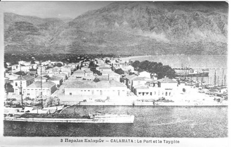 Η Παραλία ανατολικά του λιμανιού